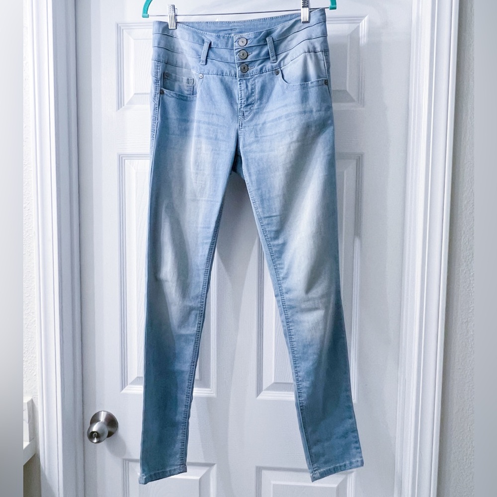 LIKE NEW Wallflower Ultra Soft Light Blue High Rise Juniors Jeans